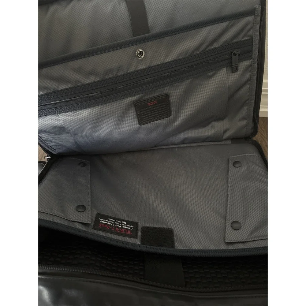 Tumi Alpha 1 T-Pass Leather Laptop Briefcase Style 96516 MINT Travel Work